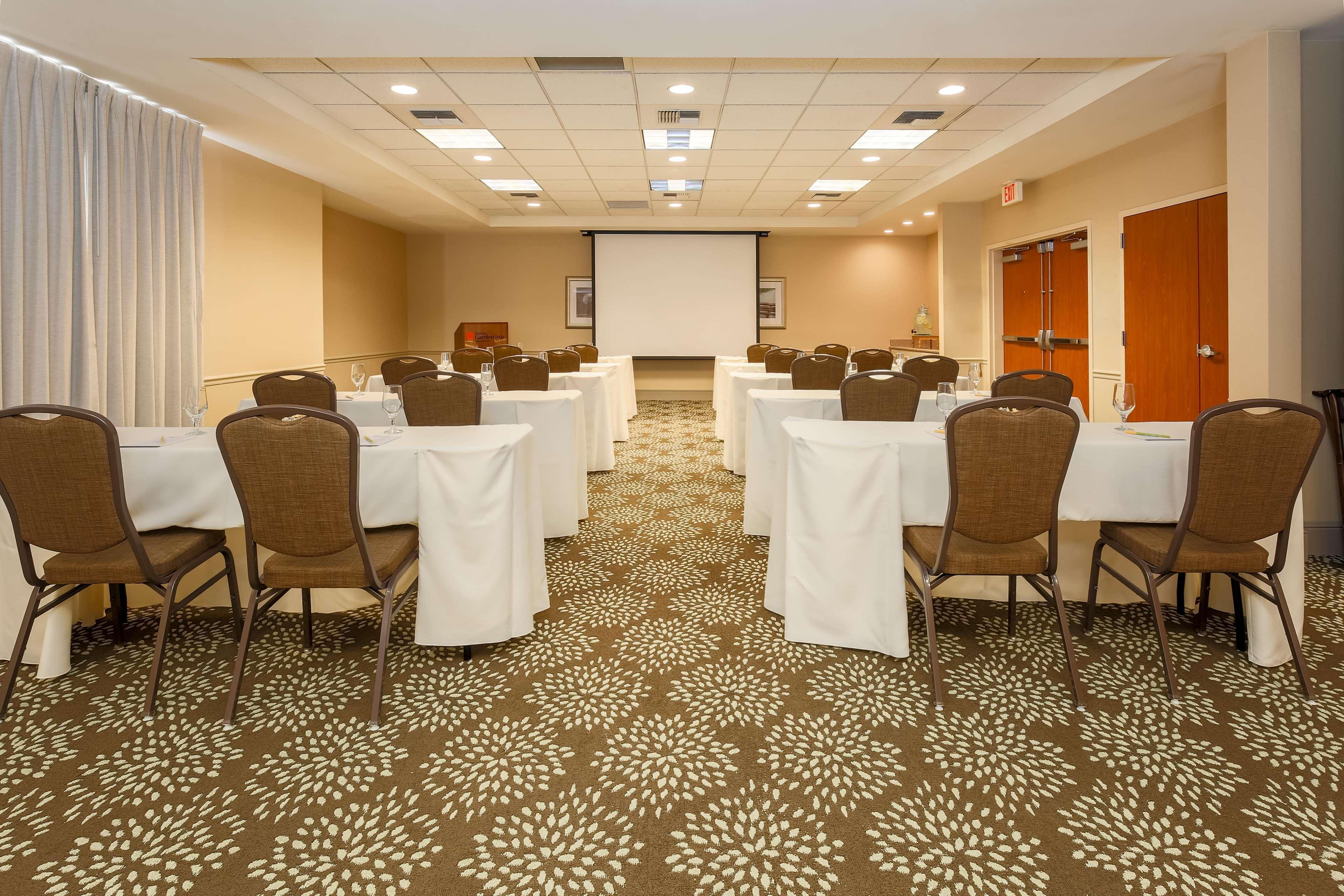 Hotel Hilton Garden Bakersfield