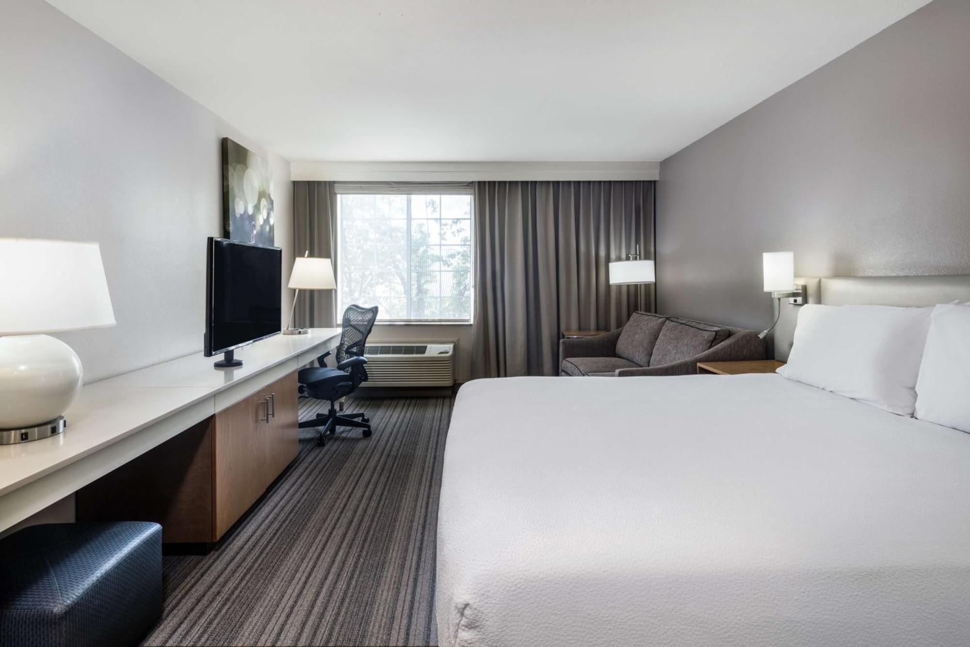 Hilton Garden Hotel 3*